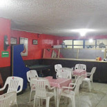 Italianos Pizza Dentro