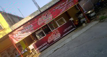 La Cena De Merce outside
