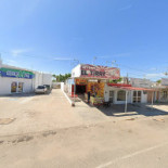 Los Burritos outside