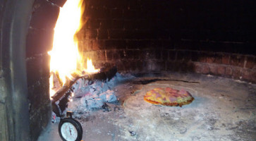 Tributo Burger Maximus outside