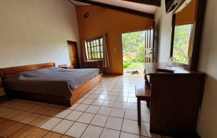 Villa Zurqui De Montaña inside