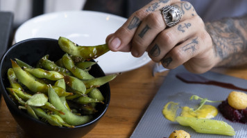 Graffiti Restro Cafe Wine Boisson