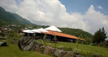 Las Caballerizas outside