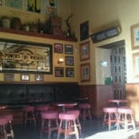 El Irish Pub inside