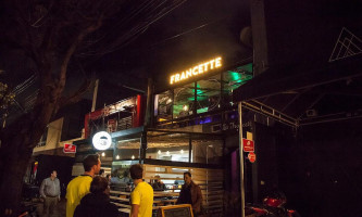 La Francette Extérieur