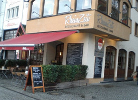 Quick Pizza Cali outside