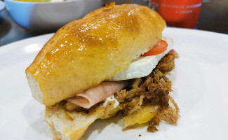 Koffi Jaus Nourriture