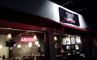Güero's Pizza Extérieur