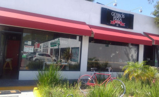 Güero's Pizza Extérieur