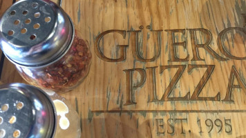 Güero's Pizza Boisson