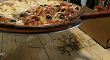 Güero's Pizza food