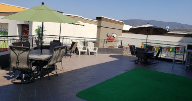 Rhino's Coffee Gold Macroplaza outside