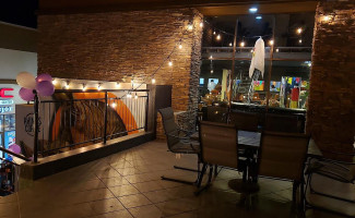 Rhino's Coffee Gold Macroplaza inside