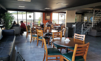 Rhino's Coffee Gold Macroplaza inside