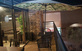 Rhino's Coffee Gold Macroplaza outside