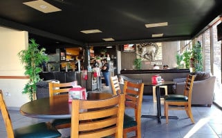 Rhino's Coffee Gold Macroplaza inside