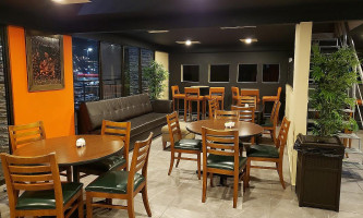 Rhino's Coffee Gold Macroplaza inside