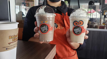 Rhino's Coffee Gold Macroplaza drink