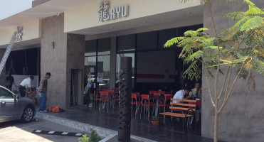 Ryu Japonés Lóng Ryu Exterior