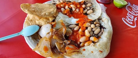 Los Catrines food