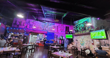 Sr Taco Grill Dentro