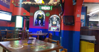 Sr Taco Grill Dentro