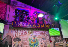 Sr Taco Grill Dentro