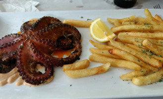 Almacén Victoria food