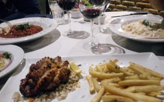 Almacén Victoria food