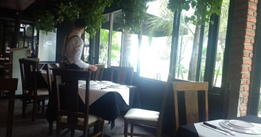 Almacén Victoria inside