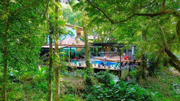 Jungle Beach outside