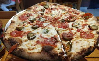 Gabrielos Pizzeria food