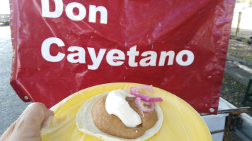 Don Cayetano Comida