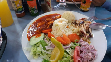 Mariscos Los Amigos food