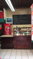 Ytalians Pizza Sopeña inside