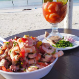 Mantarraya Beach Club Hammocks Comida