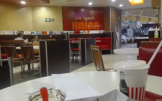 Kentucky Fried Chicken Dentro