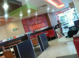 Kentucky Fried Chicken Dentro