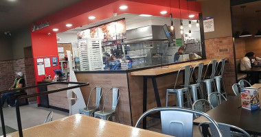 Domino's Pizza À l'intérieur