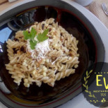 Esmeralda Versatil Comida