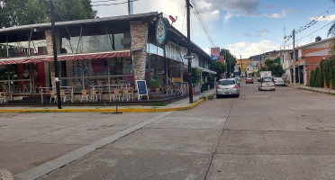 Antojitos Mexicanos Los Perez outside