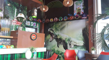Dinoburger inside