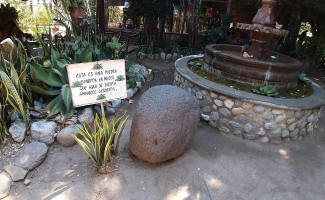 Los Magueyes outside