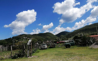 Los Magueyes outside