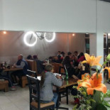 Oliver Dogos À l'intérieur