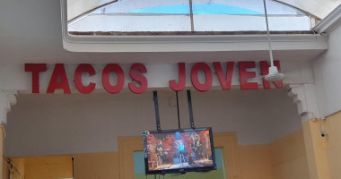 Tacos Joven outside