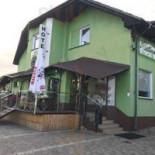 El Ricas Carnitas outside