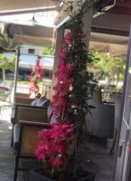 Wok And Rool Exterior