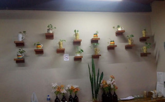 Cafeteria Loncheria Leo's Dentro