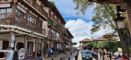 Cafeteria Loncheria Leo's Exterior